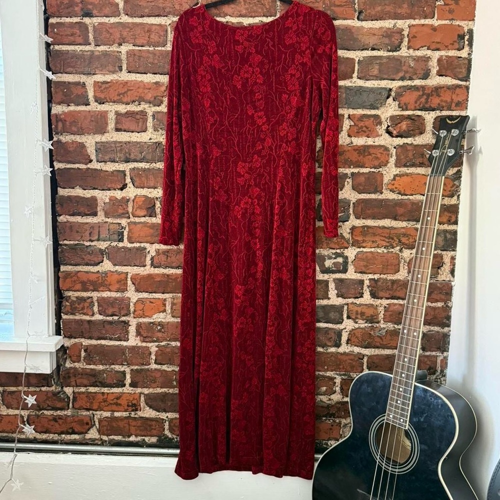 Elegant Red Long Sleeve Dress - Picture 6 of 6